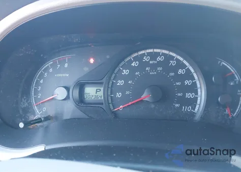 2011 Toyota Sienna Le z USA, uszkodzony, nr VIN 5TDJK3DC8BS024471